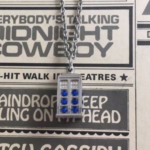 Hot Topic Doctor Who Tardis necklace